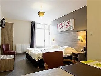 Du Cheval Blanc Otel Châteaugiron