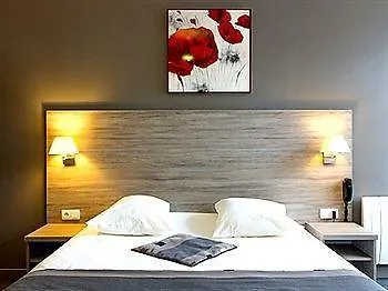 Du Cheval Blanc Hotel 2*